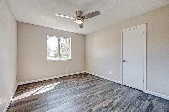 Building Photo - 13002 Kingsmill Dr