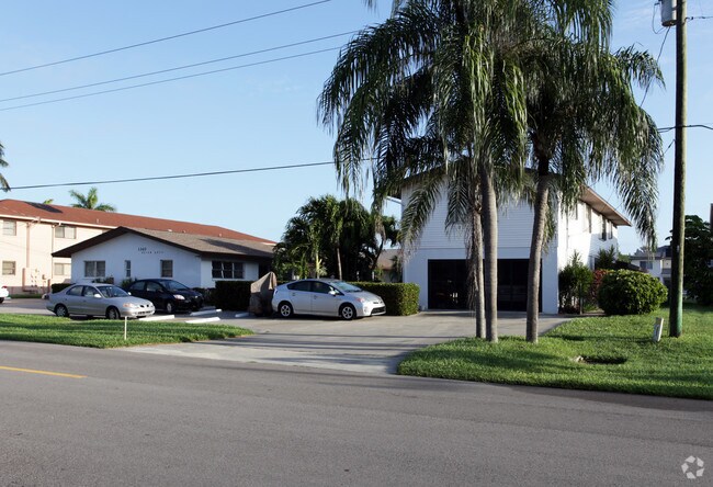 Primary Photo - Geier Apartments
