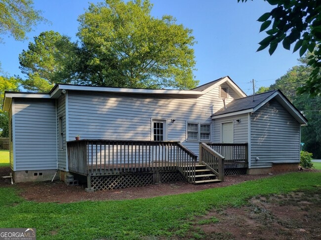 Building Photo - 204 Segars Rd