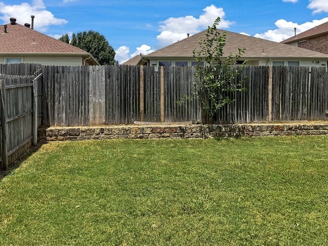 Building Photo - 6521 Regina Dr