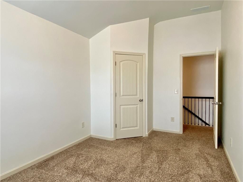 Building Photo - 611 Stonehurst Ln