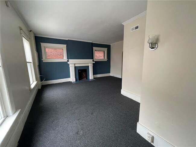 Building Photo - 2406 Peach St