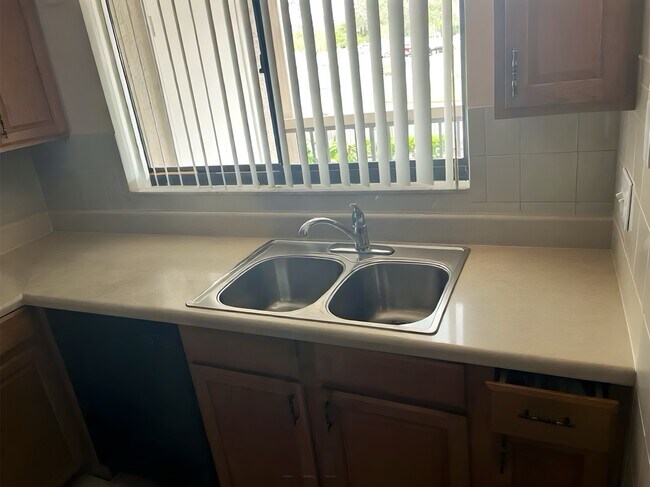 Building Photo - 1054 Lotus Cove Ct