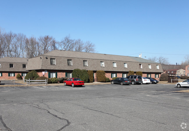 Woodtick Crossing - 25-31 Sharon Rd Waterbury CT 06705 | Apartment Finder