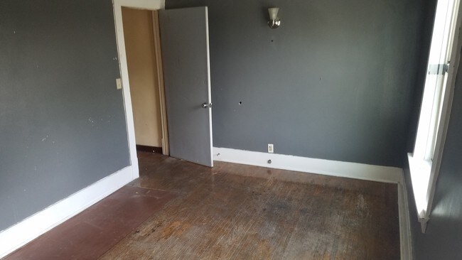 Bedroom - 1245 W Main St