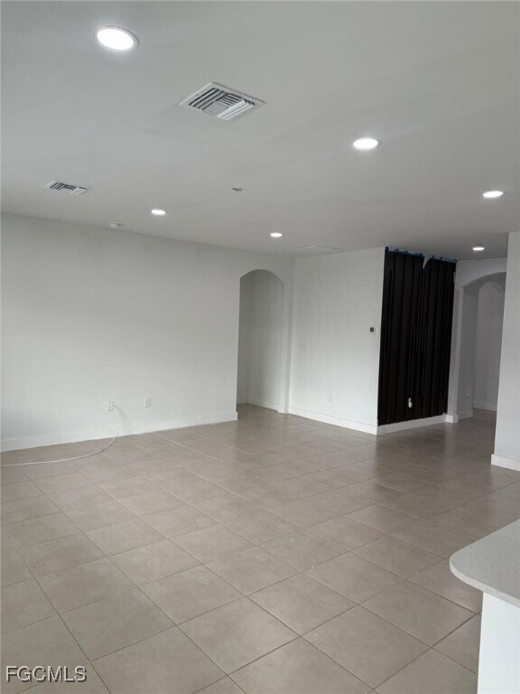 Building Photo - 1304 NE 9th Pl