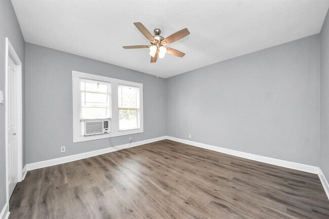 Building Photo - 2502 Saltus St