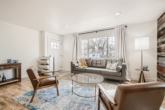 Building Photo - 5100 Umatilla St