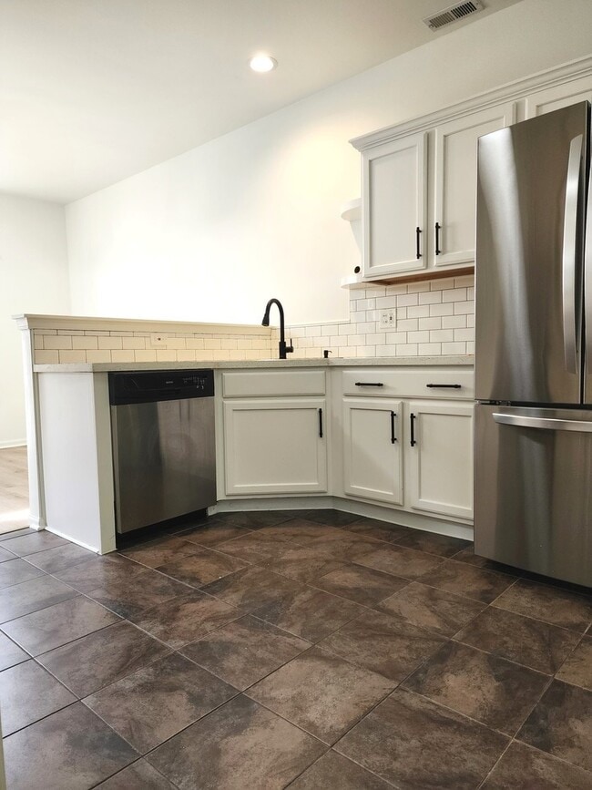 Building Photo - 2884 Falling Waters Ln