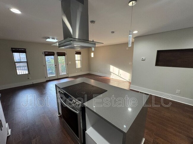 Building Photo - 1280 Dahlgren Lane