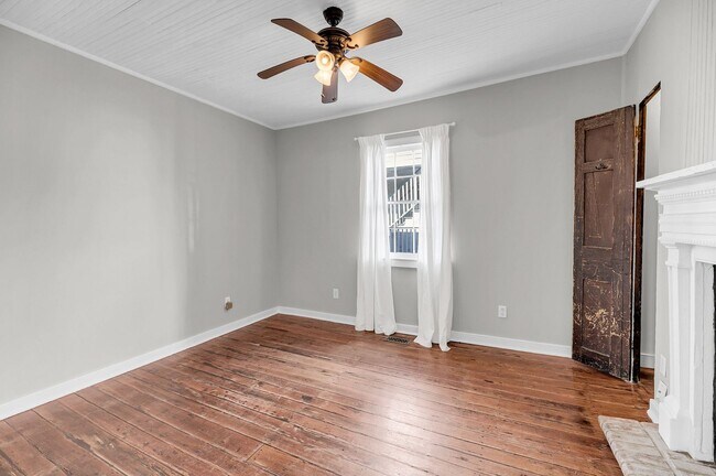 Building Photo - $500.00 OFF FIRST MONTHS MOVE IN SPECIAL W...