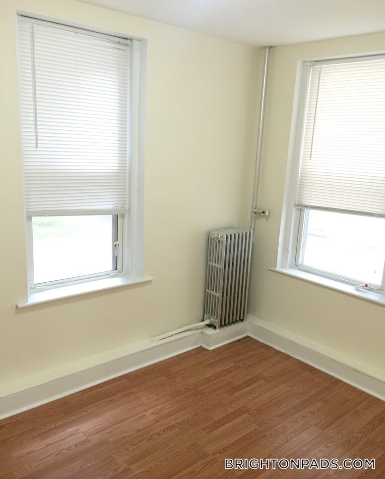 Building Photo - 135 Washington St