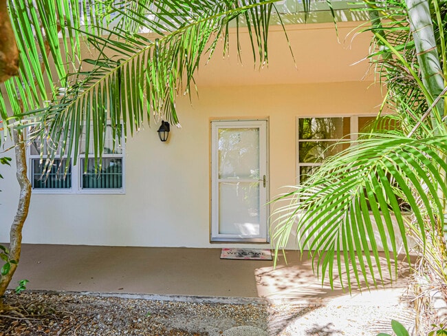 Building Photo - 5400 Jimmy Buffett Mem Hwy