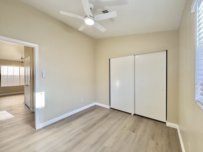 Building Photo - 1009 Torington Dr