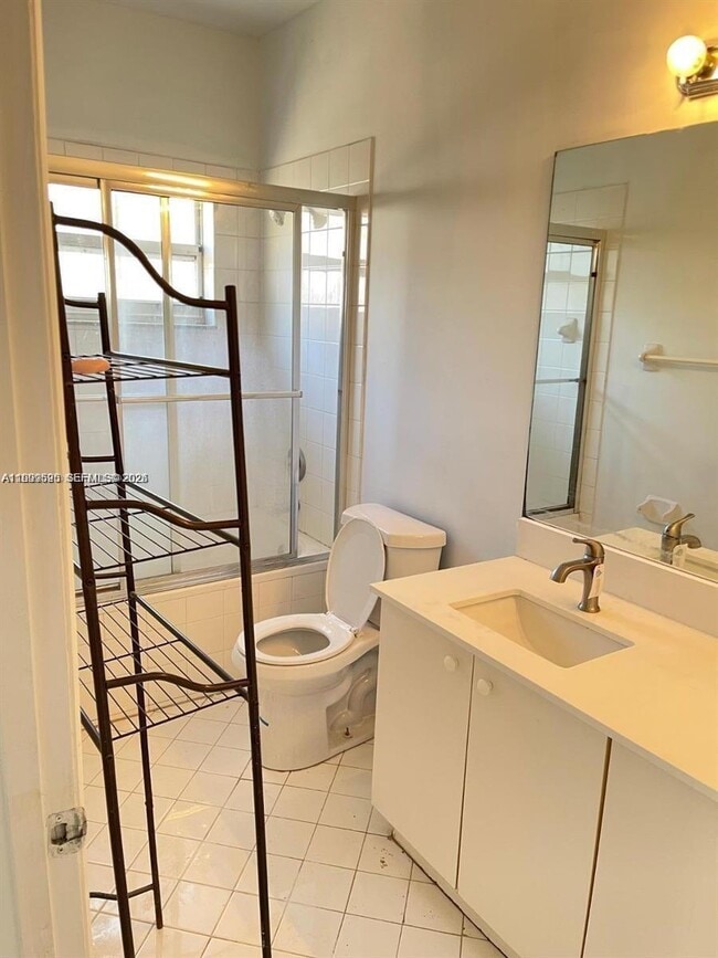 Building Photo - 8784 SW 213th Ln