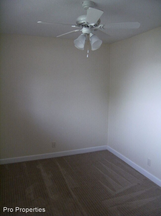 Building Photo - 3004 S 68th Ct