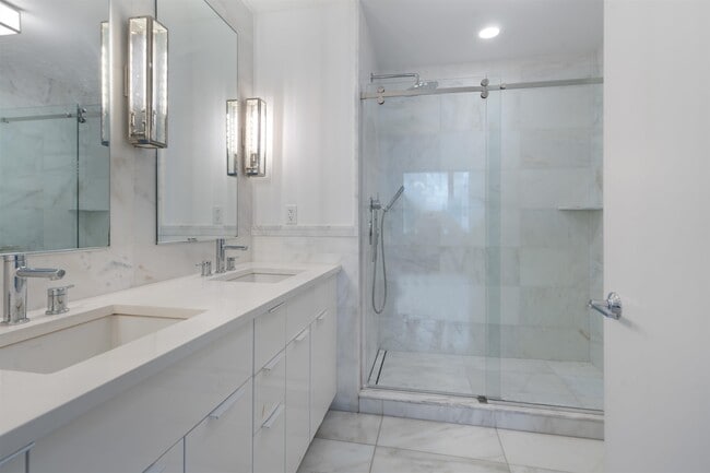 Building Photo - 9 Ave at Port Imperial