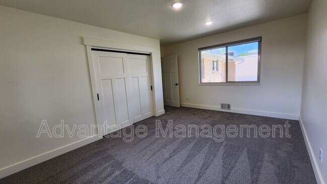 Building Photo - 167 W Center