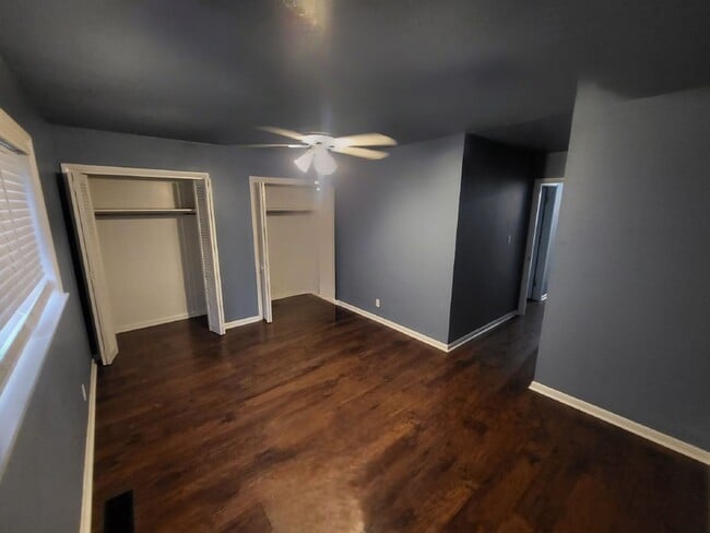 Building Photo - 3 Bed 2 Bath, 2 Car Garage