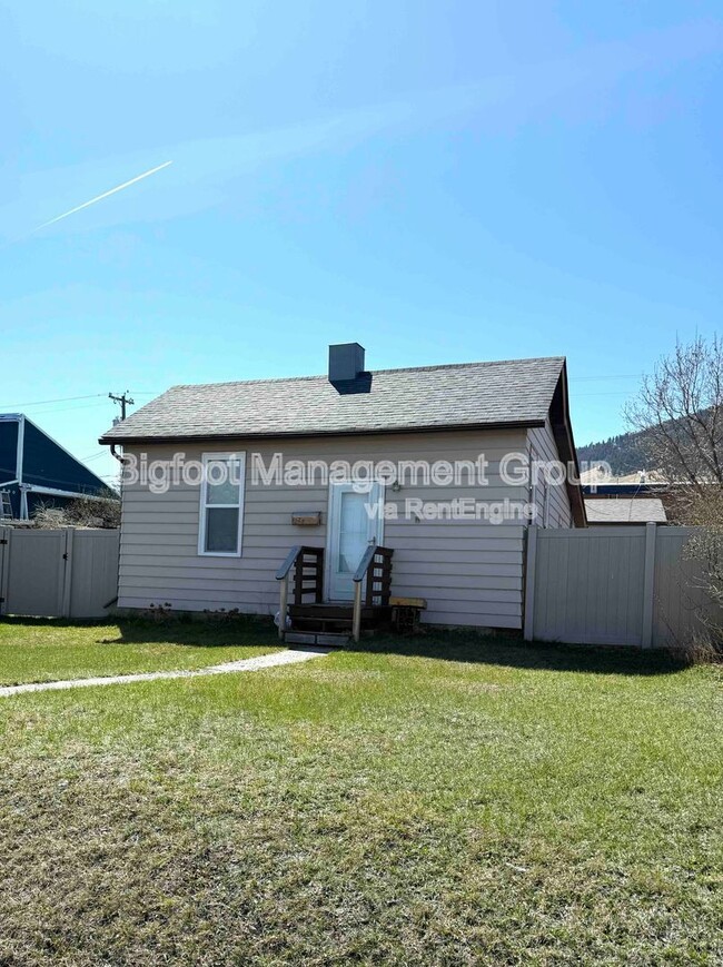 Building Photo - 1227 Wilder Ave