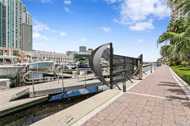 Building Photo - 700 S Harbour Island Blvd
