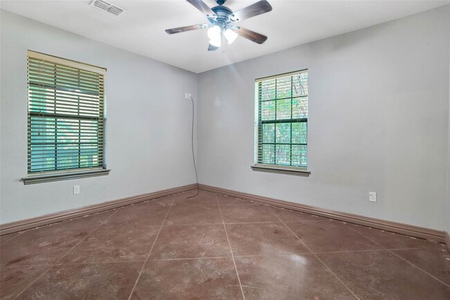 Building Photo - 306 Homesite Rd