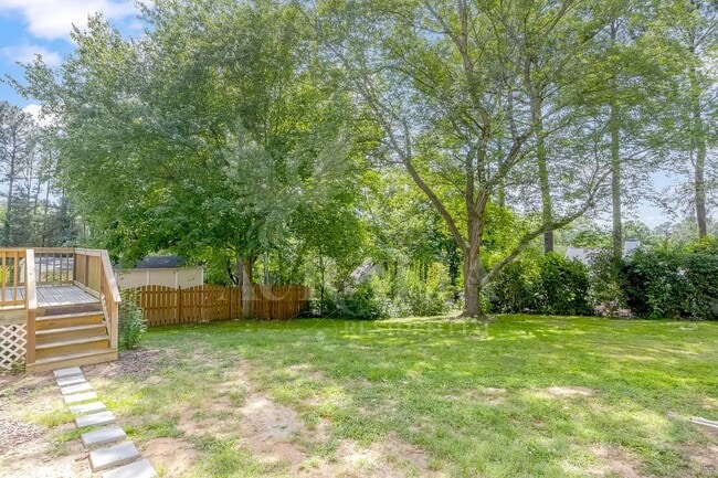 Building Photo - 623 Elmwood Ct
