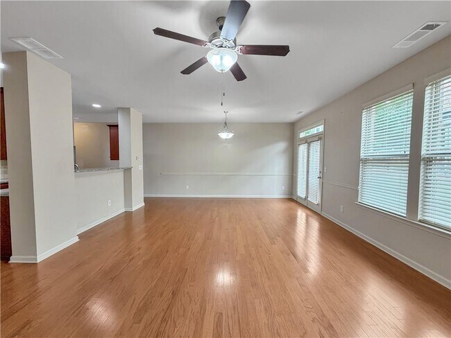 Building Photo - 2401 Attewood Dr