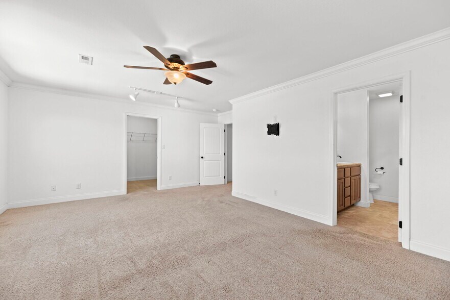 Building Photo - 317 Wynberry Ct
