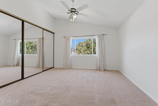 Building Photo - 1239 Honeysuckle Ct