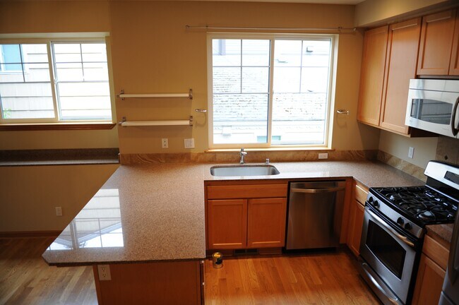 Building Photo - 6533 35th Ave NE