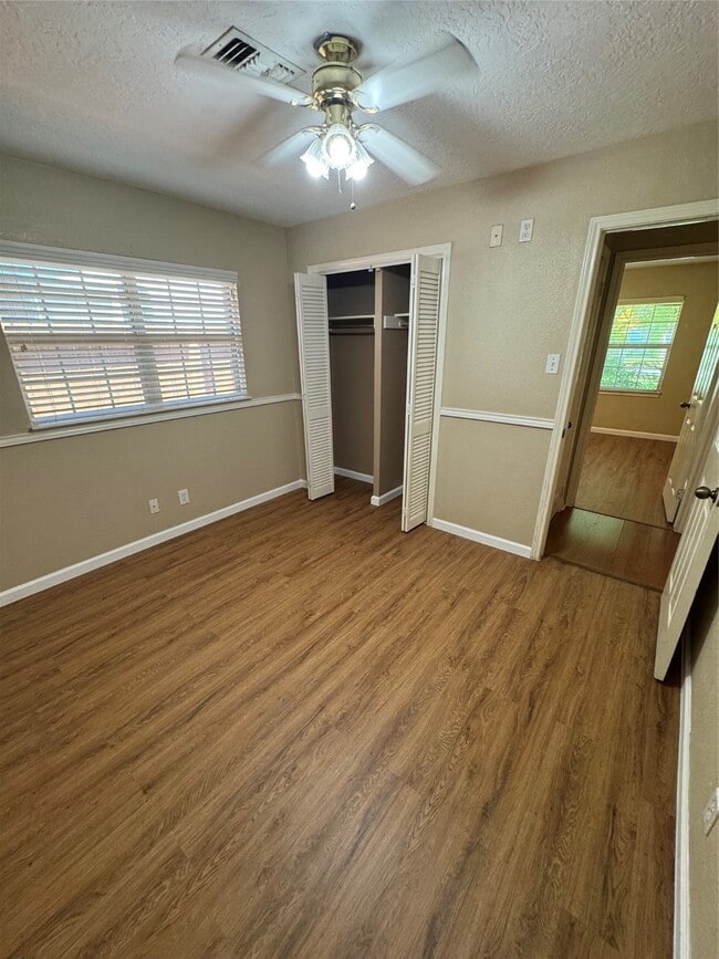 Building Photo - 2429 19th Ave N