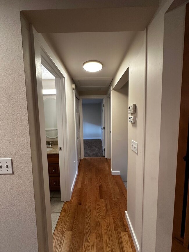 Building Photo - 4 Bed, 3 Bath Home in Hailey, Idaho with Beautiful Mountain Views