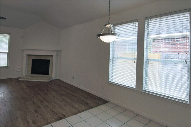 Building Photo - 322 Wild Bird Dr
