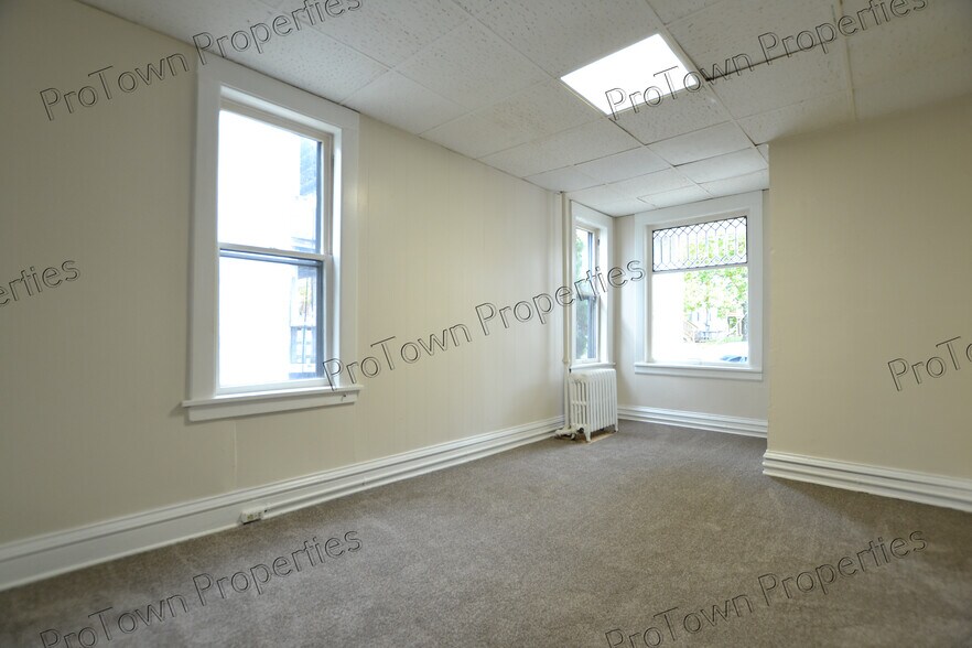 Building Photo - 112 Nicholson St