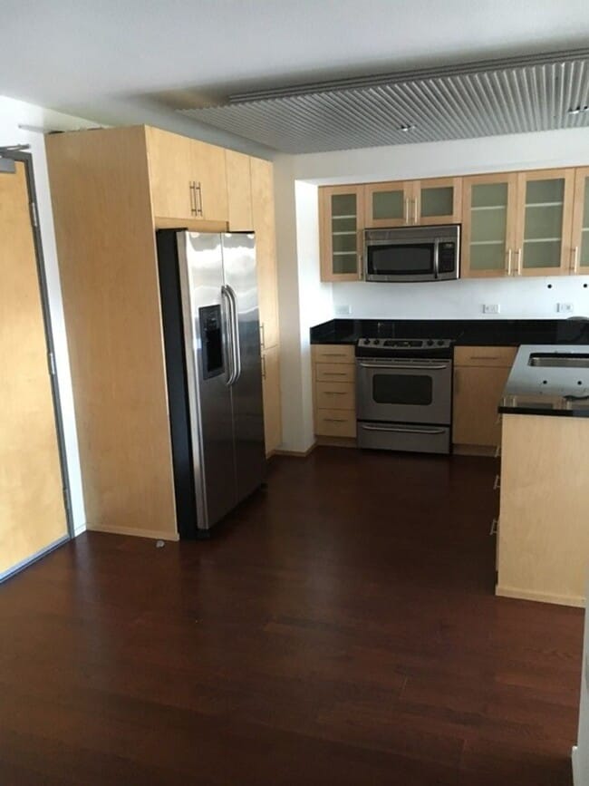 Building Photo - Studio in Reno downtown Montage with great...
