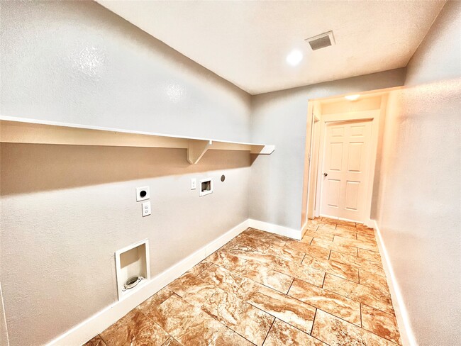 Building Photo - 914 Bunton St