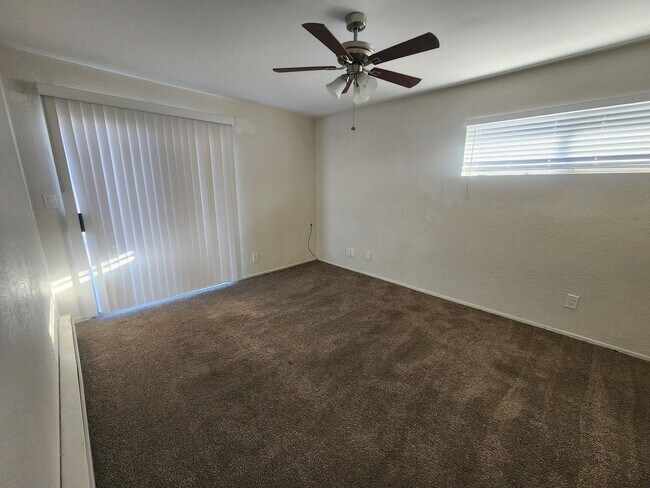 Building Photo - This 2 Bedroom/ 1 Bathroom home