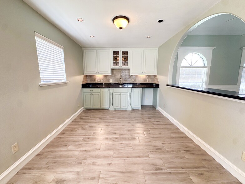 Building Photo - 3206 E Cobblestone Creek Dr