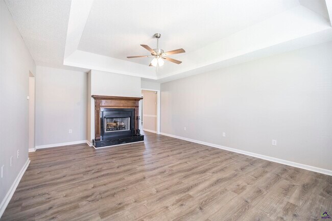 Building Photo - 309 Deerfield Cir