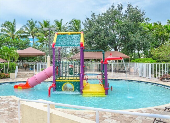 Building Photo - 950 Marina Dr