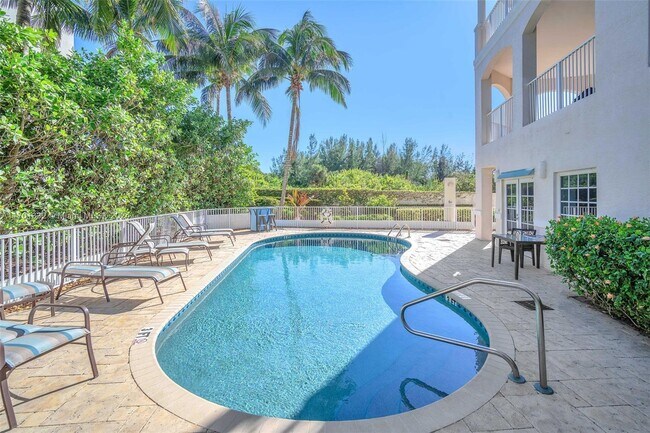 Building Photo - 3000 Jimmy Buffett Mem Hwy