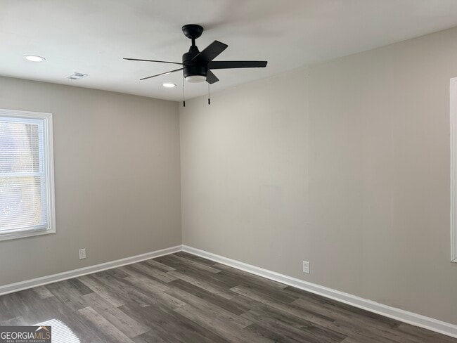 Building Photo - 1433 Midview Dr