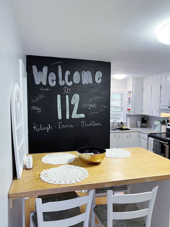 Building Photo - 112 N Meade St