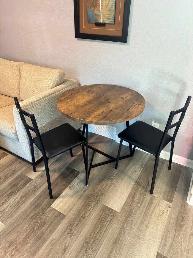 Building Photo - 400 Walker Dr