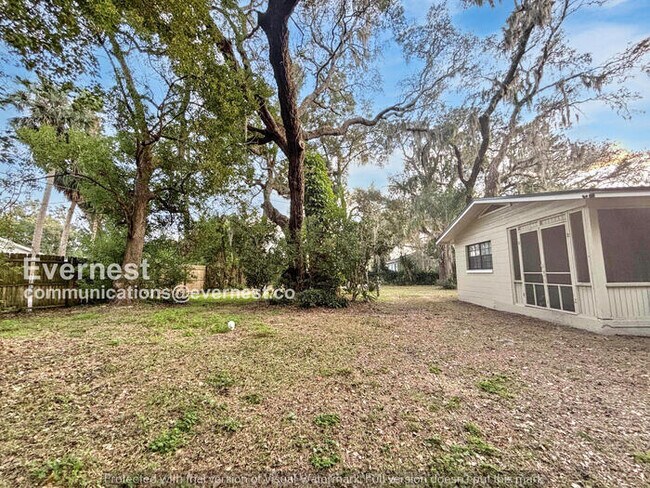Building Photo - Spacious Home with Modern Amenities and Carport Parking
