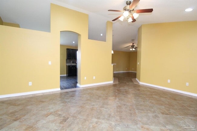 Building Photo - 639 Saleta St