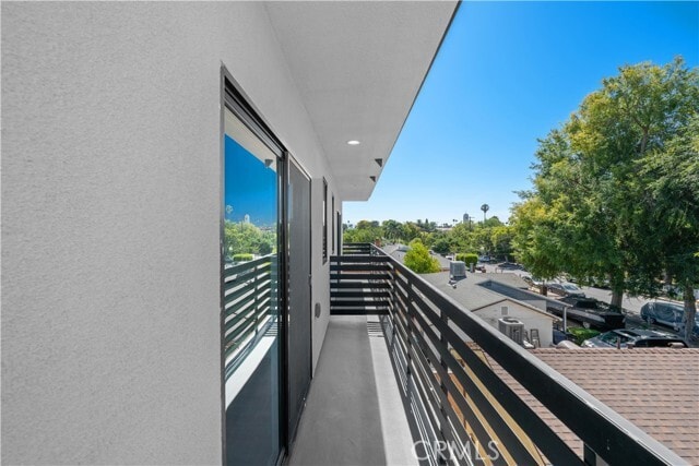 Building Photo - 6704 Kester Ave