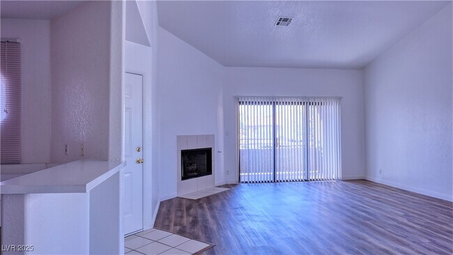 Building Photo - 5066 S Rainbow Blvd
