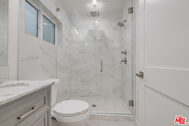 Building Photo - 8710 Chalmers Dr